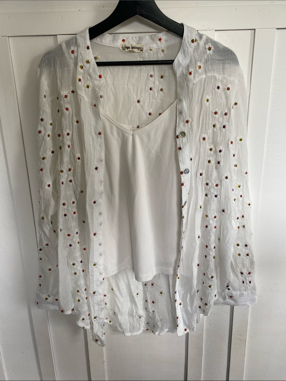 NWOT Hope Springs Floral Embroidered Tank & Long Sleeve Button Up Top Sz Large